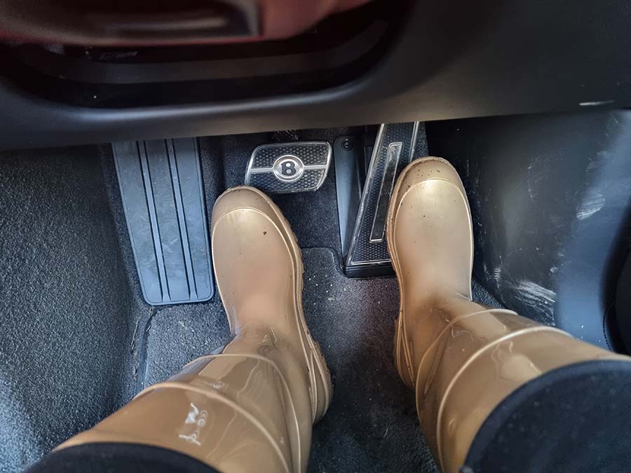 Bentley GTC Mlliner Sage Green Gracie Opulanza for MenStyleFashion 2024 (11)