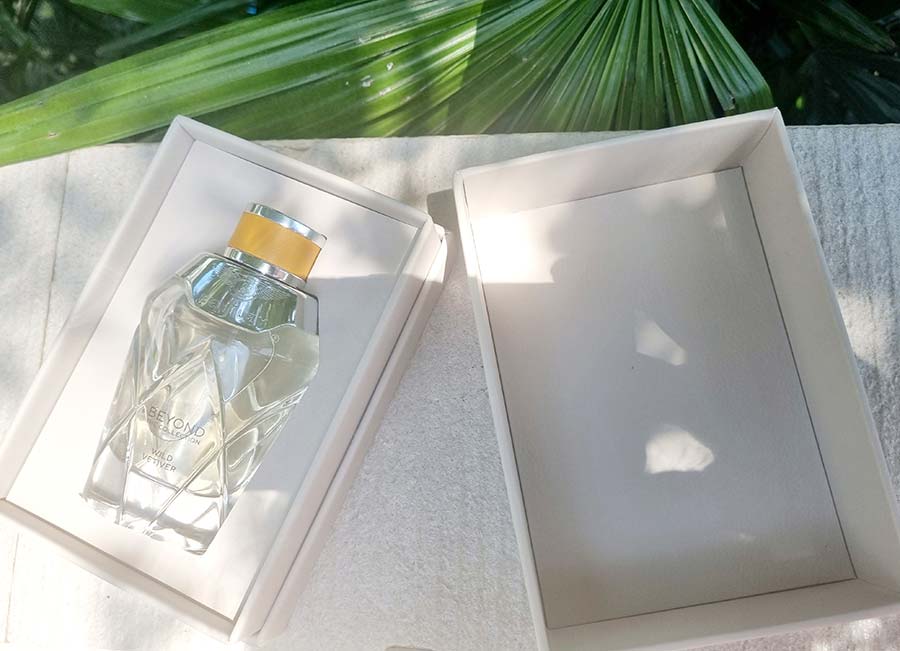 The Bentley Beyond Wild Vetiver A Symphony of Scent Wrapped in Luxury (1)