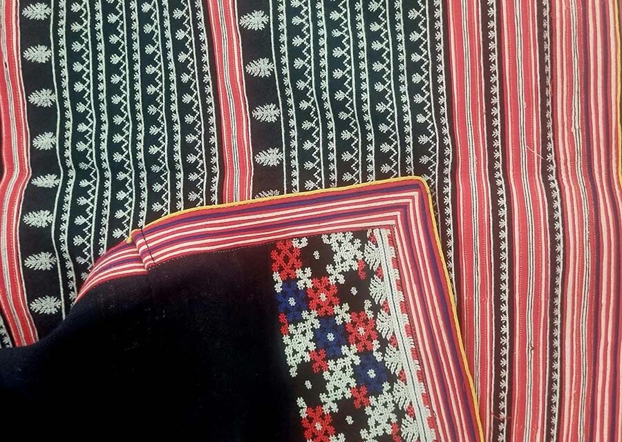 A Luxurious Textile Adventure in Laos – Beyond the Ordinary