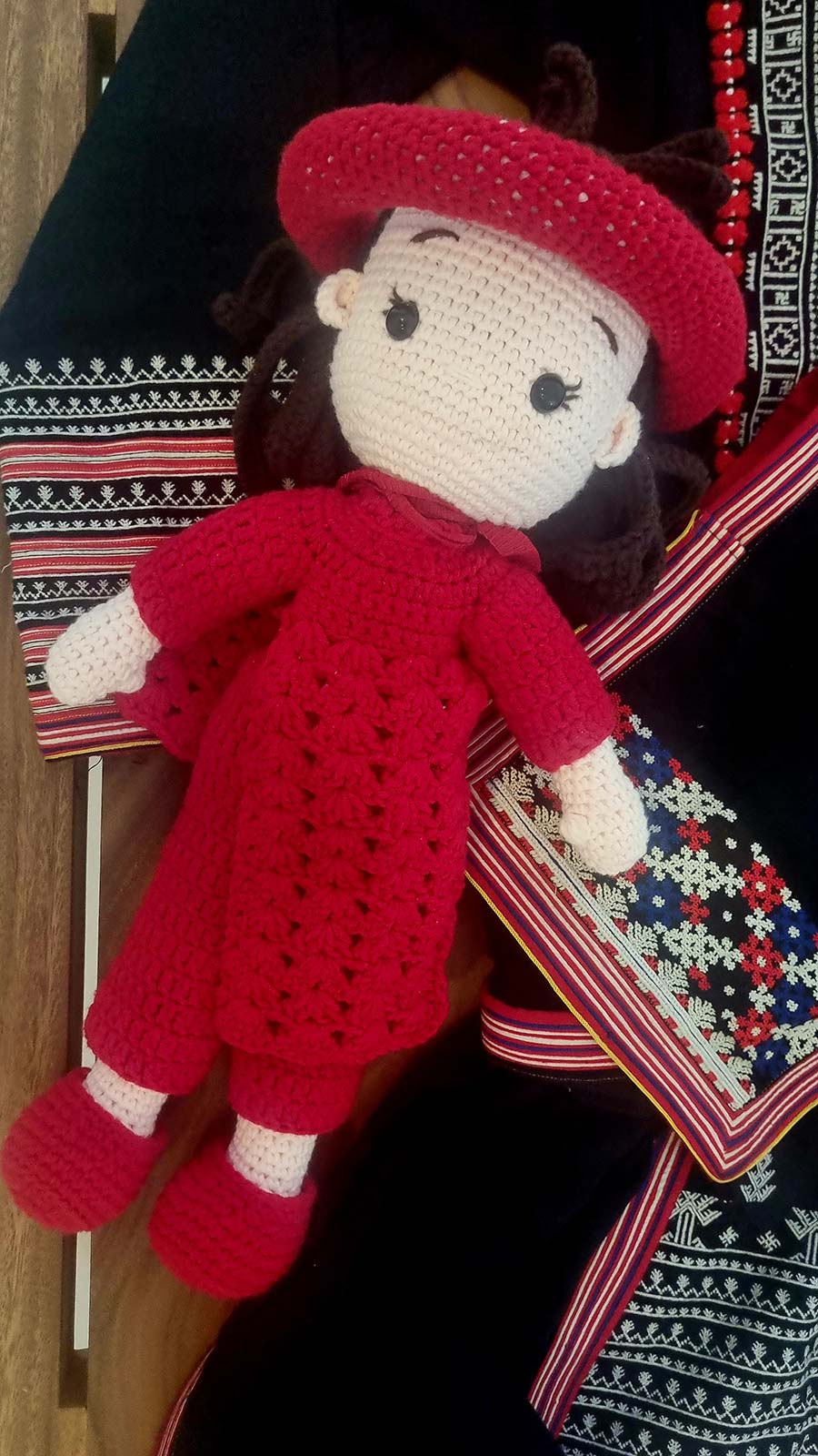 Handwoven coat Laos Gracie Opulanza (3)