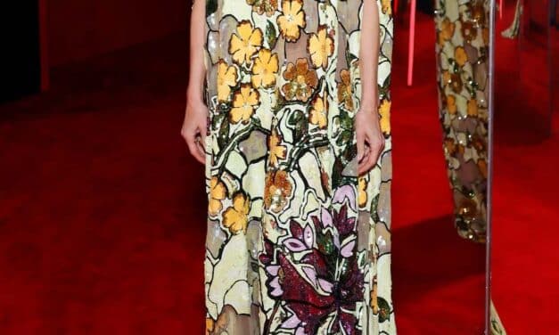 Fabric Clash – Best Styling Tips On How to Wear Florals