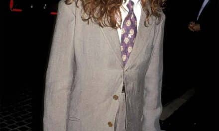 Women At War – Why We Must Wear Men’s Oversized Collar And Cuff Shirts