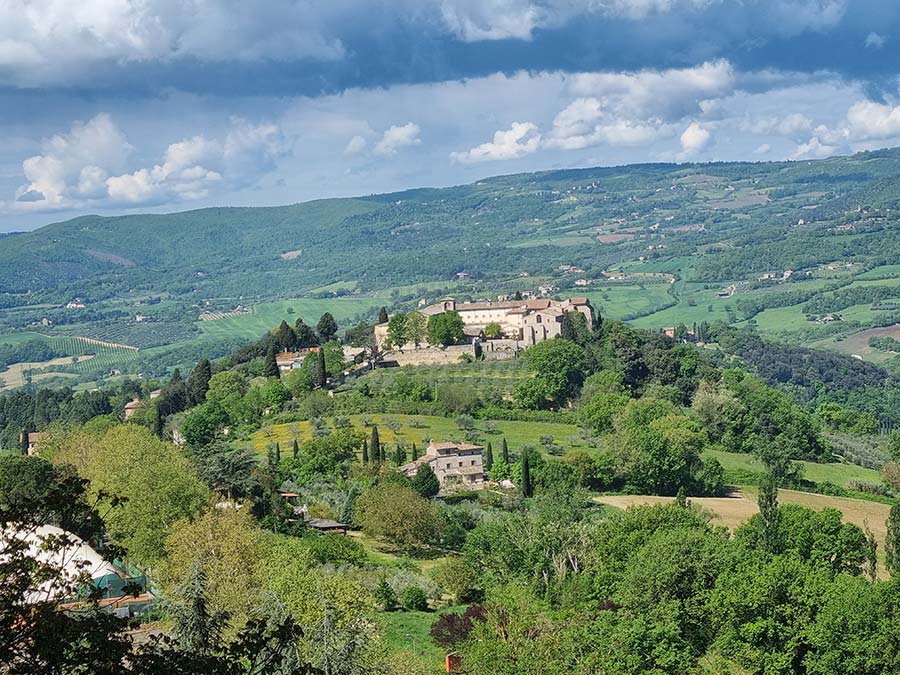 Umbria - Todi Is Elegant Let's Spill The Prosecco!