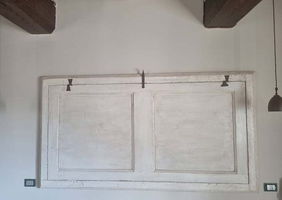 Made In Italy – Turning Wooden Antique Doors into Luxurious Bed Heads