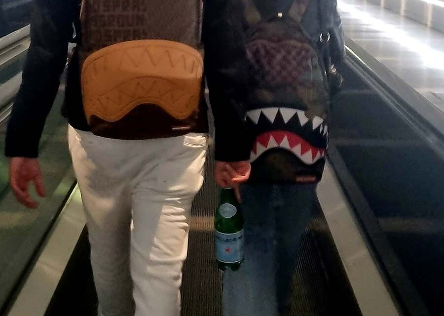 Airport Fashion – What People Are Travelling With