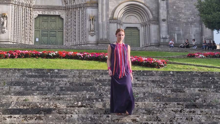 Summer Dresses Street Style Tips for Italy - Embracing Opulent Elegance