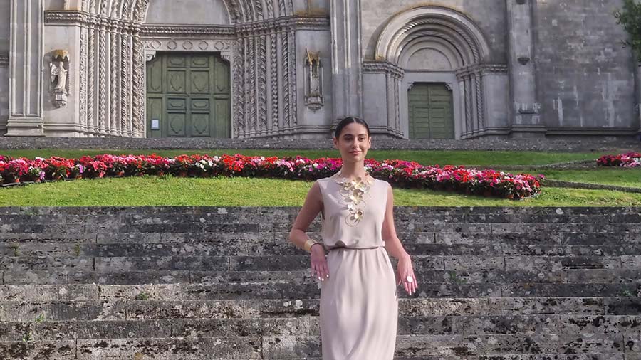 Summer Dresses Street Style Tips for Italy – Embracing Opulent Elegance