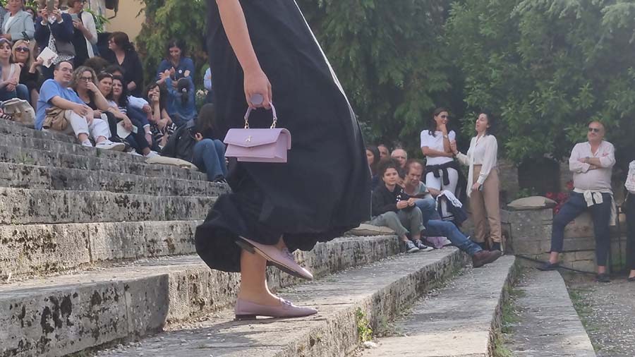 Summer Dresses Street Style Tips for Italy - Embracing Opulent Elegance