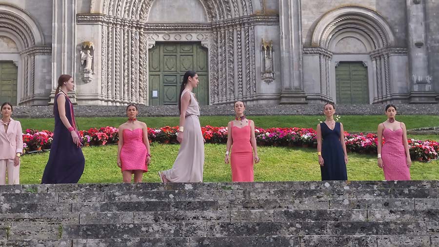 Summer Dresses Street Style Tips for Italy - Embracing Opulent Elegance