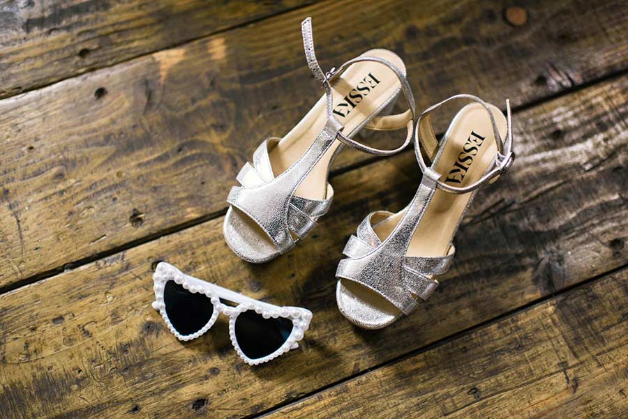 love-heart-pearl-sunglasses-for-a-wedding-bride