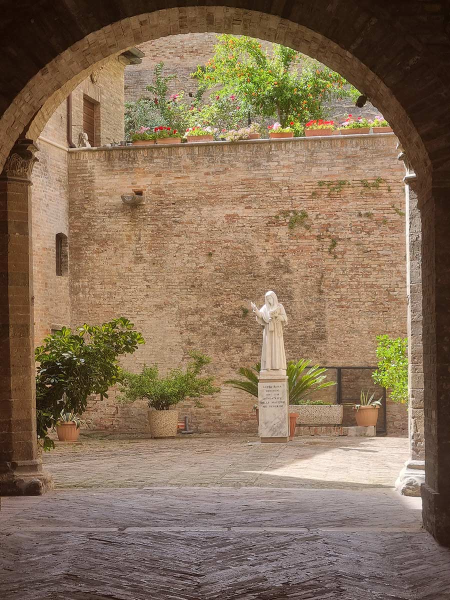 Le-Marche-Italy-entrance