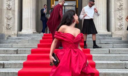 The Allure of Poppy Red: Embracing the Opulent Lifestyle Inspired by Pretty Woman