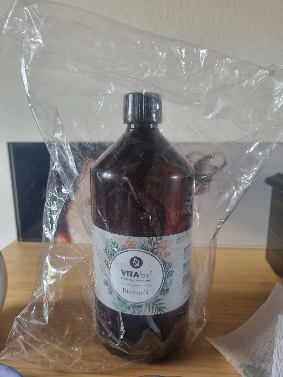 castor-oil-Vita-feel