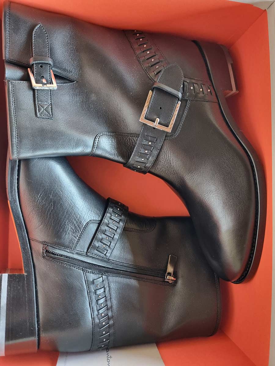 Santoni Luxury Leather Shoe Brand: Rare Editions for the Opulent Lifestyle