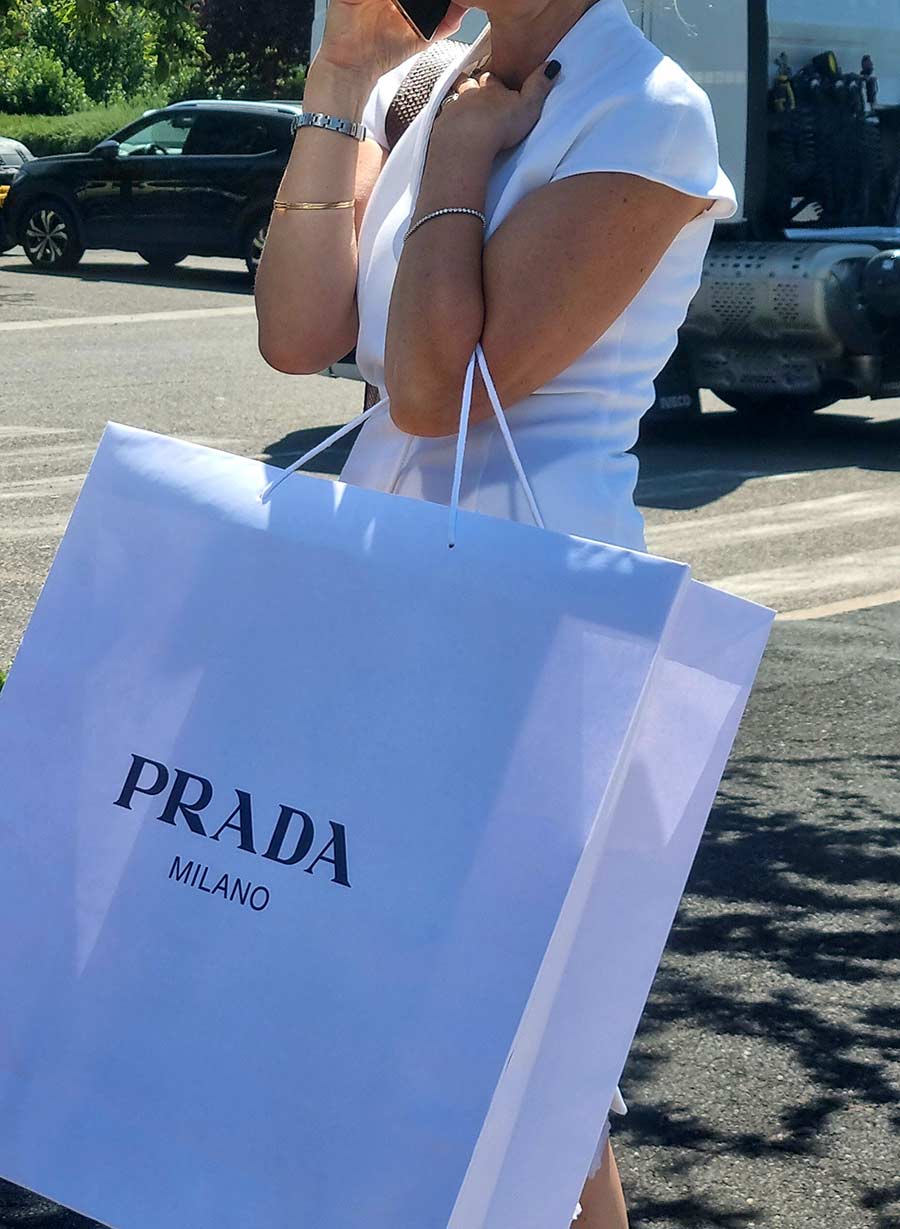 Prada-outlet-Arezzo