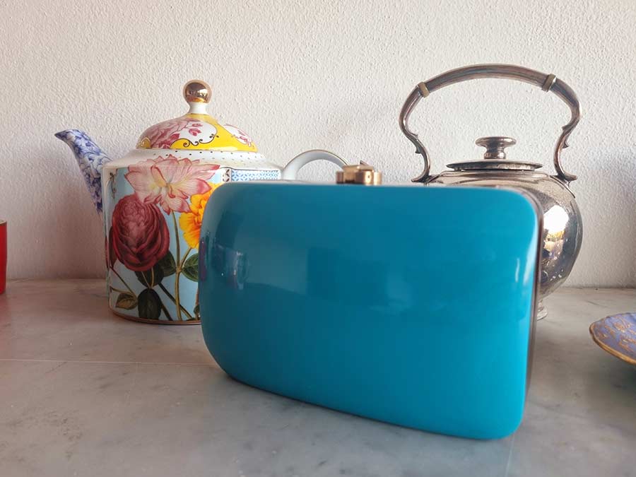 acacia-Rocio-wood-clutch-bag