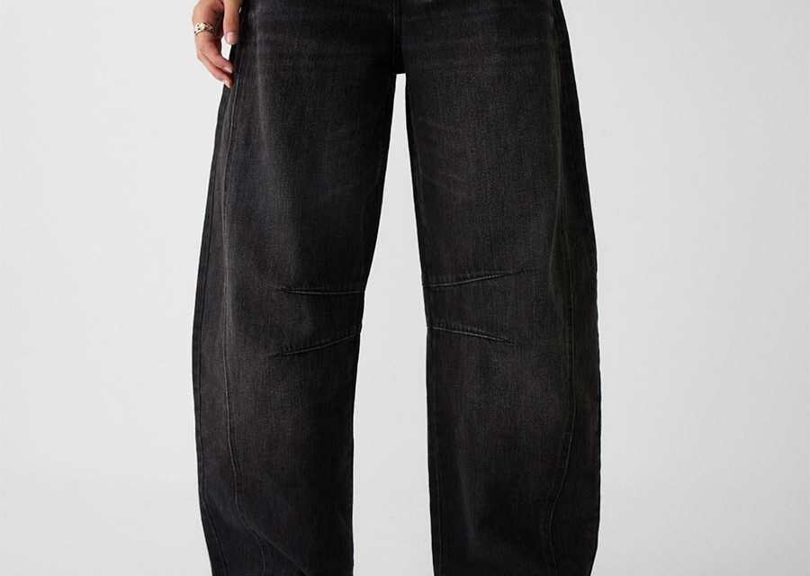 Denim Couture: The Bold Way to Rock Balloon Jeans This Winter