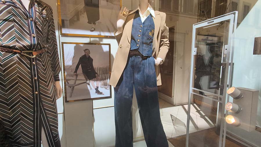 Denim Suits: Sleeveless Vests and Balloon Trousers &ndash; A Chic Rebellion