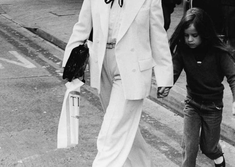 Office Trends –  Why Women Are Turning Heads in Office Chic