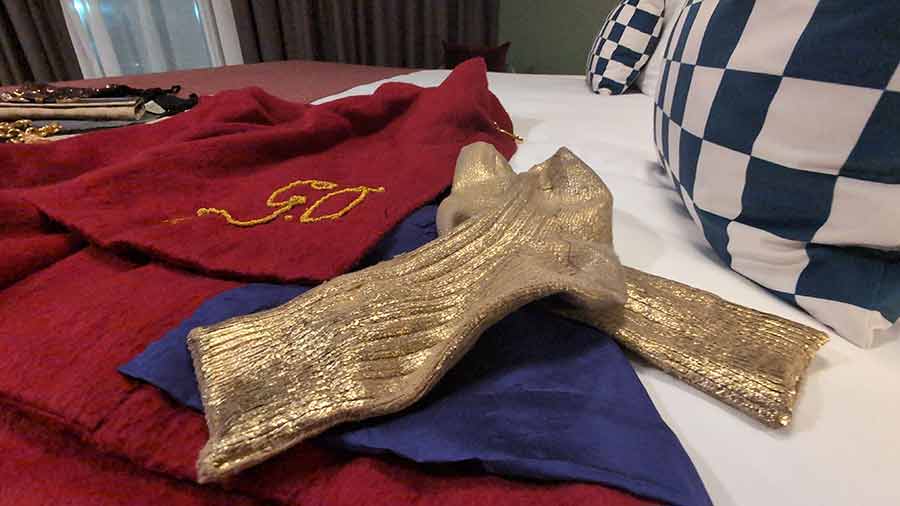 Bentayga-EWB-Azure.jpg-gold-socks-gracie-opulanza