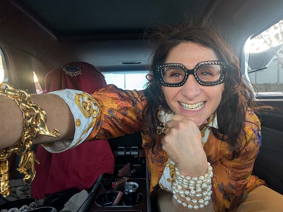 Bentayga-EWB-Azure.jpg-versace-ring 