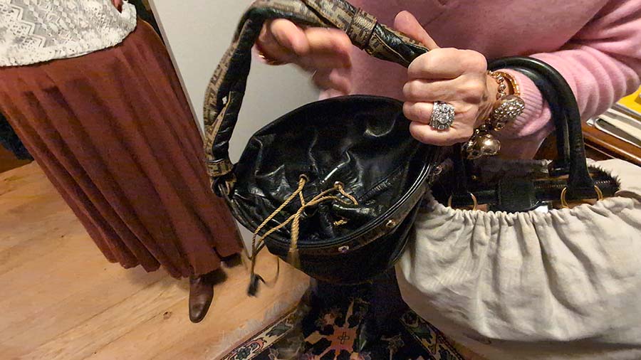 fendi-vintage-leather-bag-black