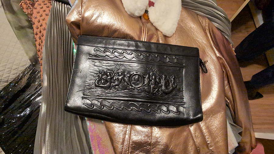 fendi-vintage-leather-bag-black