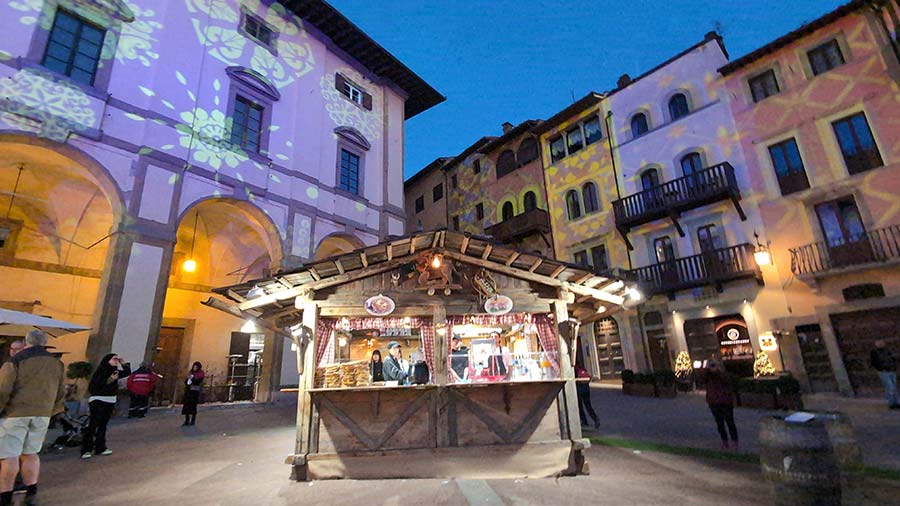 arezzo-christmas-market-tuscany-2024