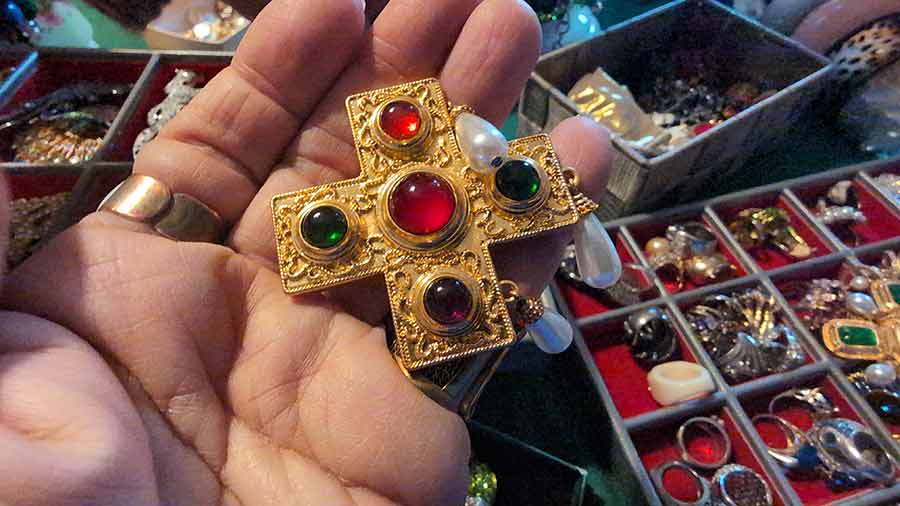 CHANEL Vintage Cross