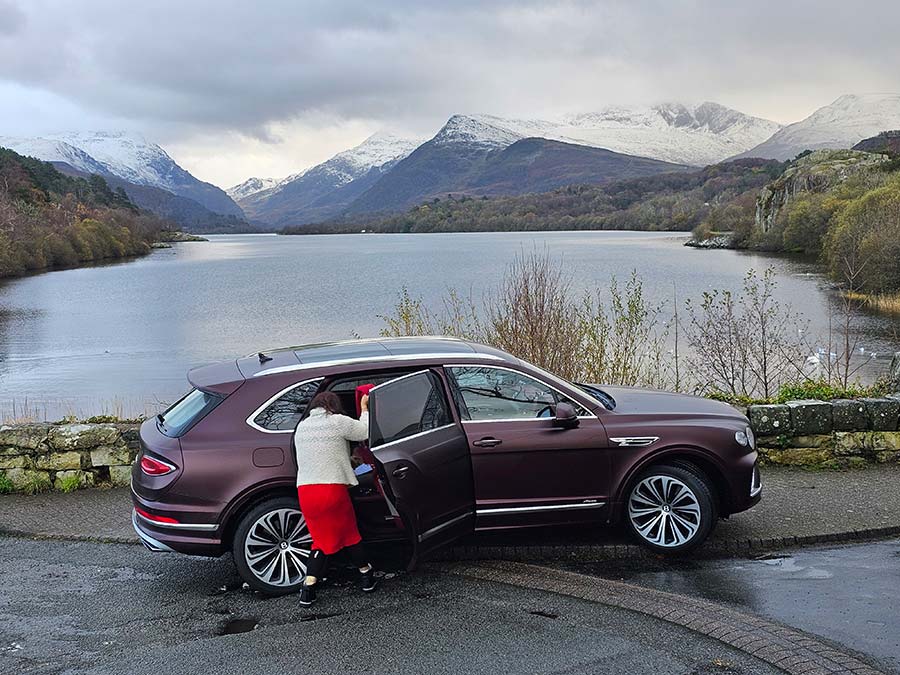 Bentley-Bentayga-EWB-Gracie-Opulanza-North-Wales-wool