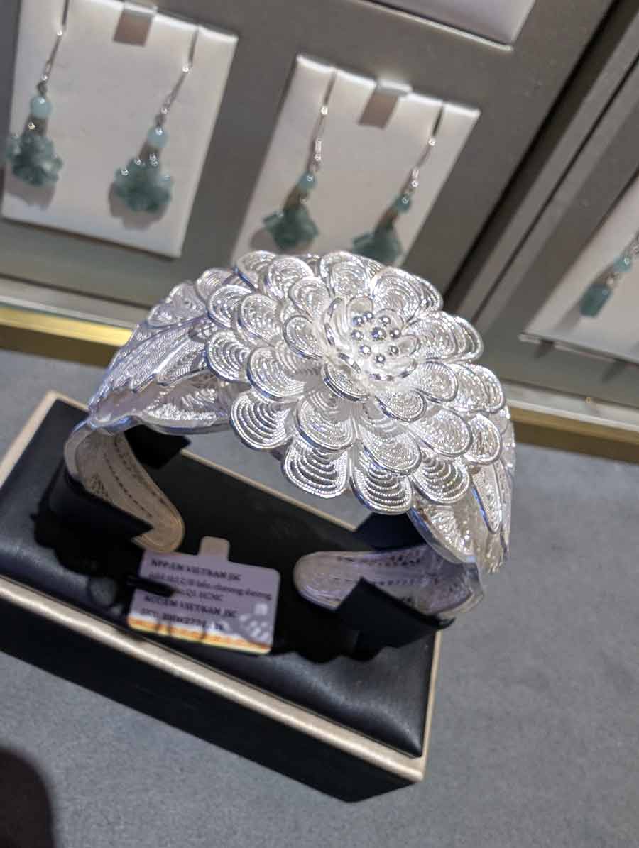 silver-weaving-bracelet-vietnam