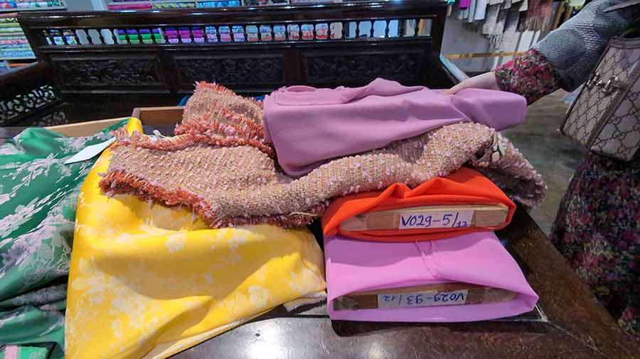 wool-thailand-fabric-gracie-opulanza.jpg-vietnam-tailoring