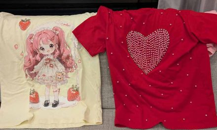 Korean T-Shirt Style Tips – How to Nail the K-Pop Look with Pearls, Bows, and Bling