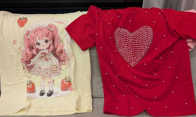 Korean T-Shirt Style Tips – How to Nail the K-Pop Look with Pearls, Bows, and Bling