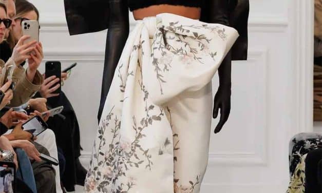 Bows on Dresses – The Ultimate Feminine Statement for 2025