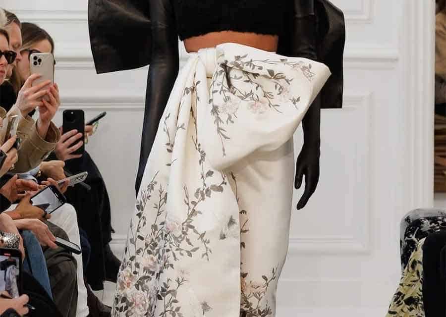 Bows on Dresses – The Ultimate Feminine Statement for 2025