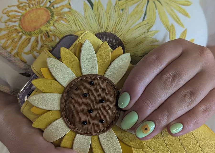Manicure Trends 2025 – Metallic Madness Sunflower Sass & Fluorescent Fever