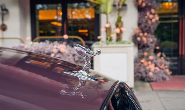 The Art of Blooming Luxury: Rolls-Royce Spectre and the Floral Language of Bespoke Elegance