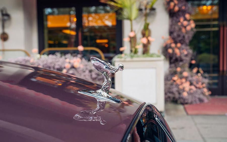 The Art of Blooming Luxury: Rolls-Royce Spectre and the Floral Language of Bespoke Elegance