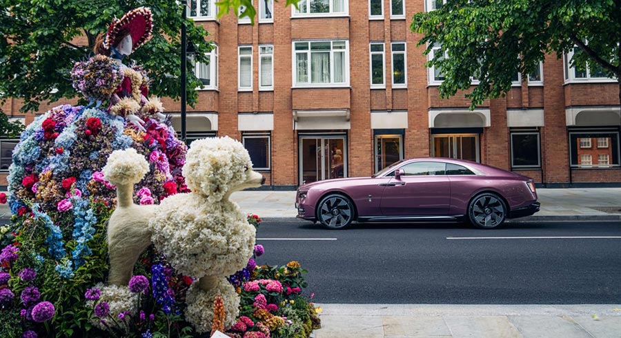 The Art of Blooming Luxury: Rolls-Royce Spectre and the Floral Language of Bespoke Elegance