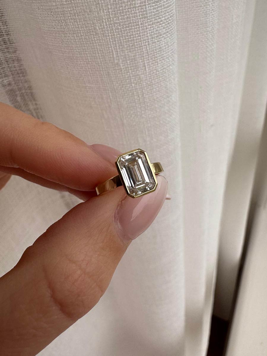 Diamond Ring Bespoke for Your Pinkie &ndash; A Bold Luxury Move with Style Power