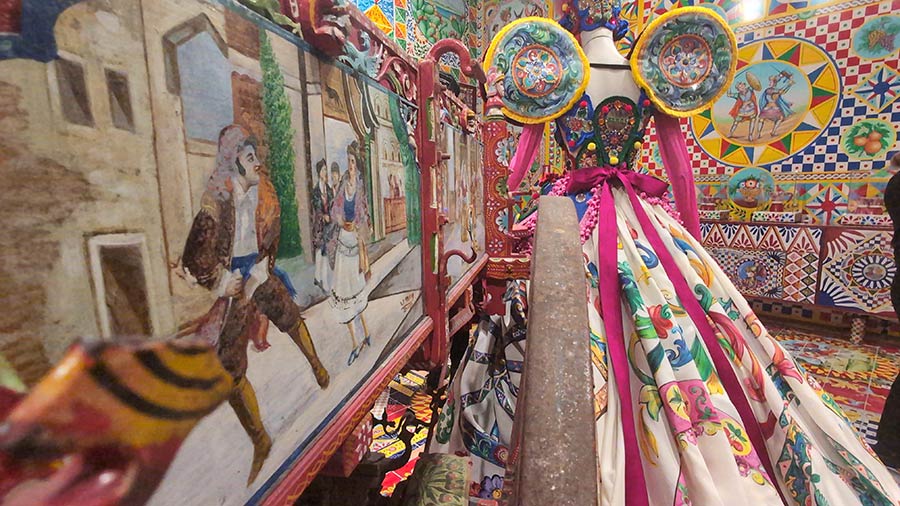 Dolce-&-Gabbana-Turn-Cannoli-&-Moka-Pots-Into-High-Fashion-&ndash;-Sicily-Never-Looked-So-Chic-bag-ceramic