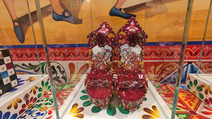 Dolce-&-Gabbana-Turn-Cannoli-&-Moka-Pots-Into-High-Fashion-&ndash;-Sicily-Never-Looked-So-Chic-bag-ceramic