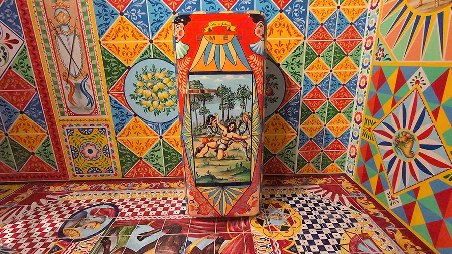 Dolce-&-Gabbana-Turn-Cannoli-&-Moka-Pots-Into-High-Fashion-&ndash;-Sicily-Never-Looked-So-Chic-bag-ceramic