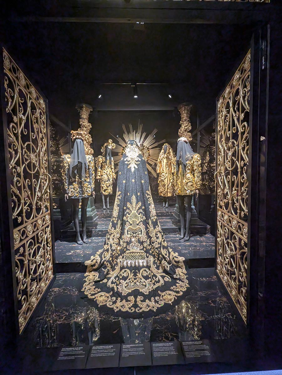 Dolce-&-Gabbana-beaded.jpg-robe