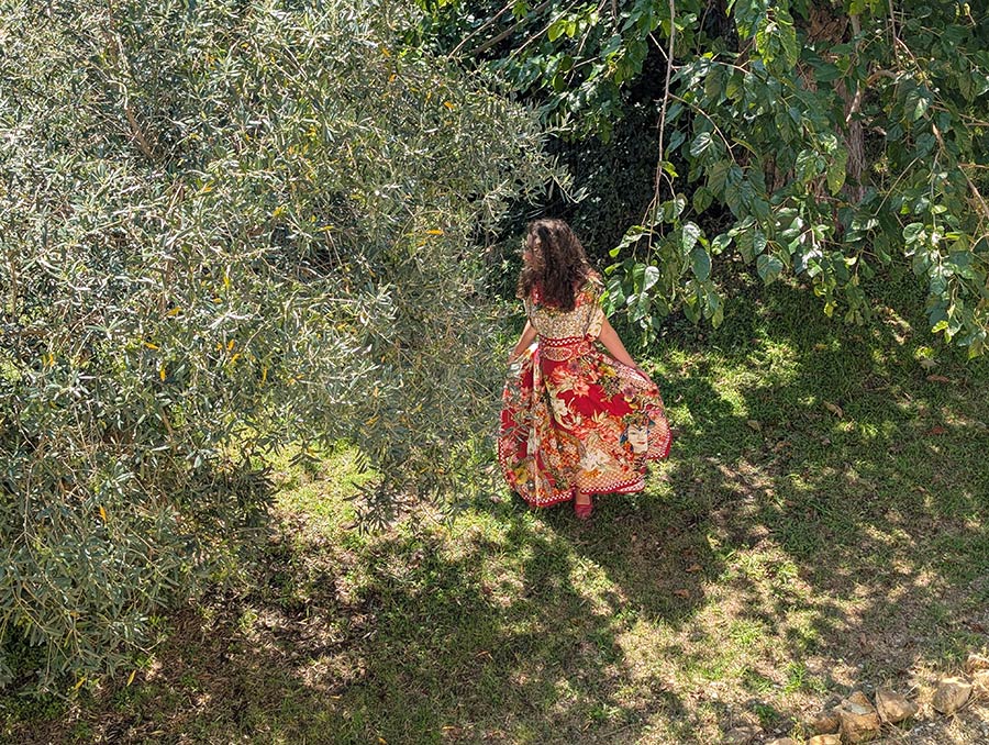 Kaftan Chic - Styling a Sicily-Inspired Linen Dress with Luxe Accessories