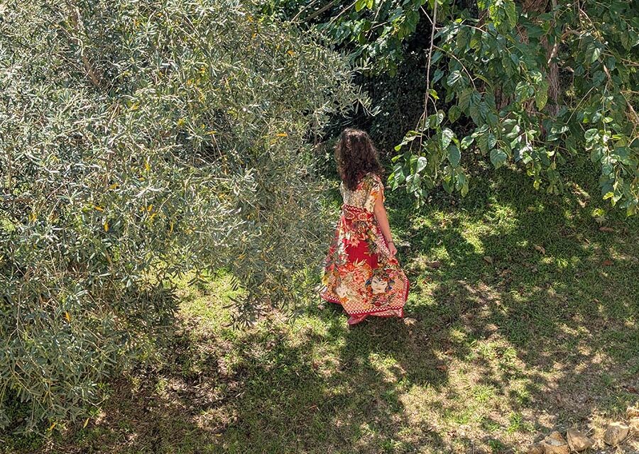 Kaftan Chic – Styling a Sicily-Inspired Linen Dress with Luxe Accessories