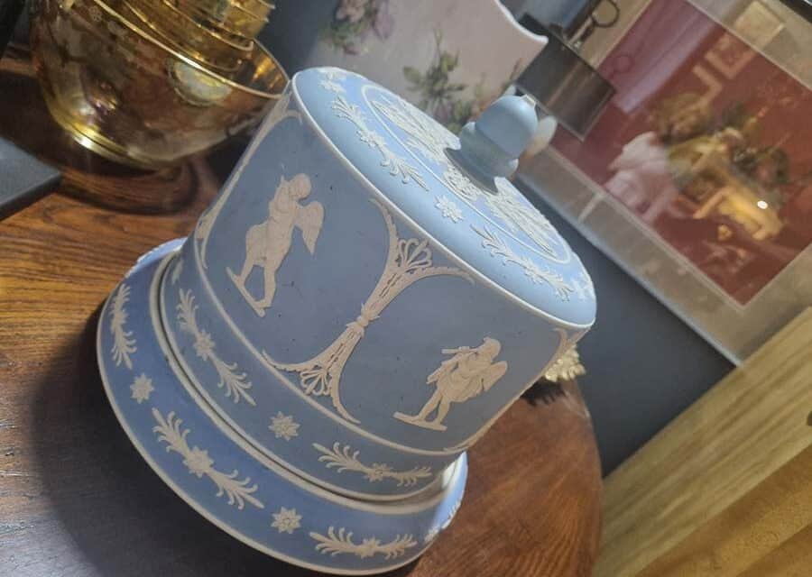 wedgwood-cheese.jpg-holder