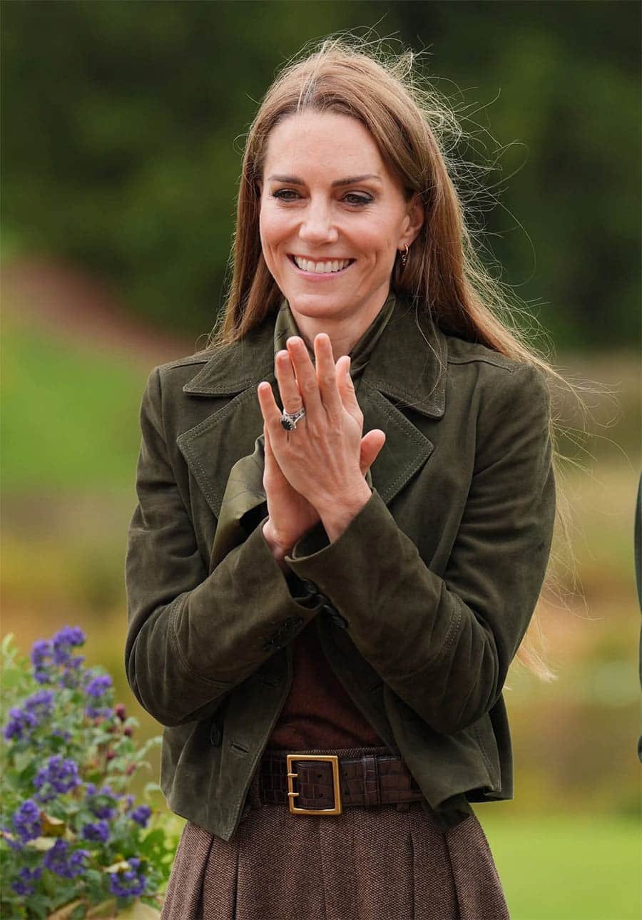 suede-jacket-kate-middleton-melanie-trump