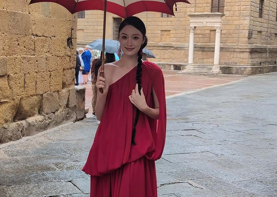 Red Chiffon Gown in Pienza – A Chinese Lady’s Journey Through Tuscany